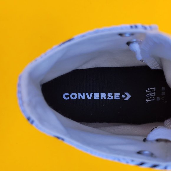 Converse  Chuck Taylor All Star  High  Unisex  363075F Size 13 Youth - Picture 9 of 10